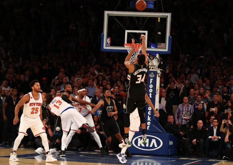 Η εμπορικότητα του Αντετοκούνμπο… μυρίζει Χριστούγεννα (vids)