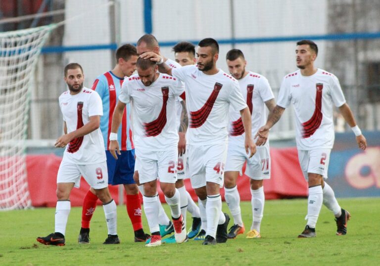 Η Παναχαϊκή ανακοίνωσε αριθμούς στις φανέλες