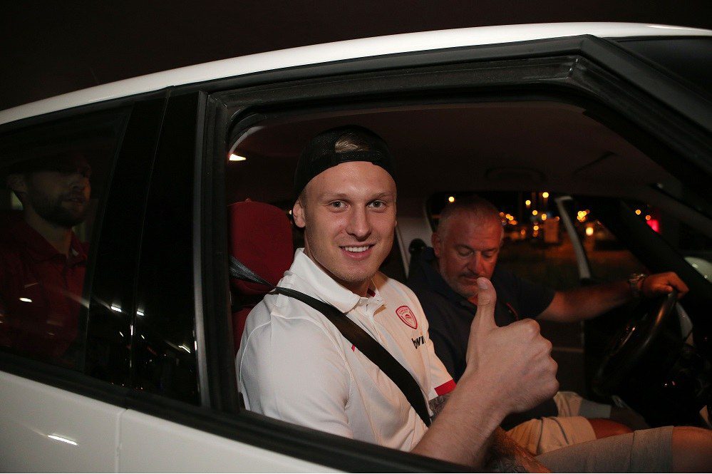 Δείπνο Μπόγρη με Μιλουτινοφ, Τίμα και Στρέλνιεκς (pic)