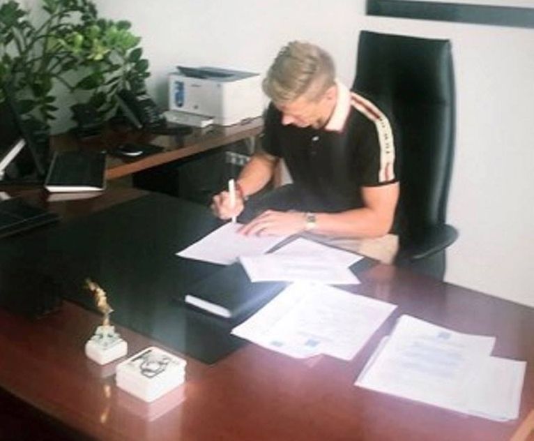 Η στιγμή που ο Βέρνμπλουμ υπογράφει στον ΠΑΟΚ [pic]