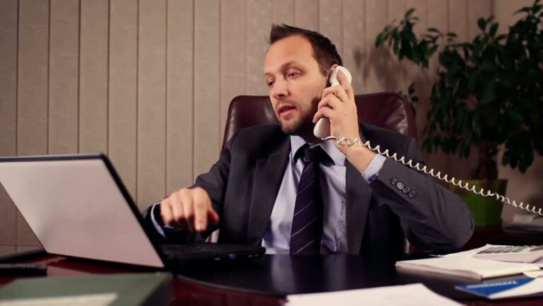 Φανταστικές δικαιολογίες για να κάνεις κοπάνα από τη δουλειά