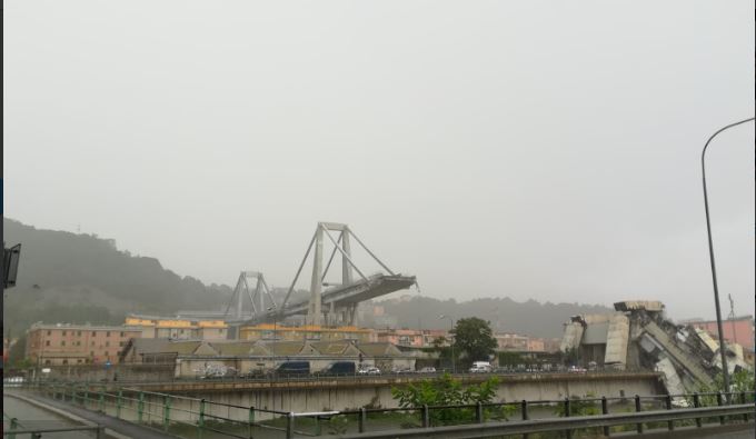 Γένοβα: Κατέρρευσε γέφυρα σε αυτοκινητόδρομο