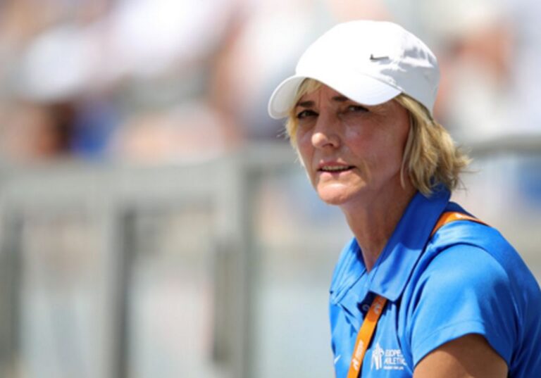 Μίλτος Τεντόγλου: Συγχαρητήρια και φιλί από τη θρυλική Ντρέσλερ!