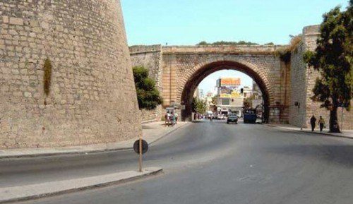 Κρήτη: Γυναίκα έπεσε στο κενό από τα Ενετικά Τείχη