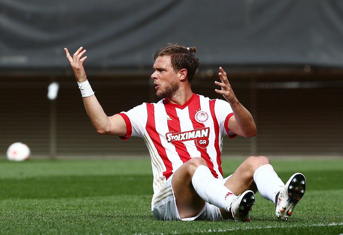 Ζιλέ: «Γελούσαμε που δεν παίζαμε στον Ολυμπιακό»