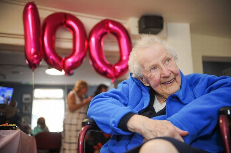 To απίστευτο μυστικό μακροζωίας για γυναίκα 100 χρονών