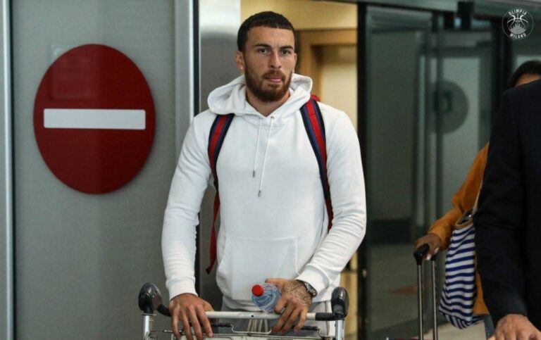 Μάικ Τζέιμς σε Τραμπ: «Βούλωσέ το!» (pic)