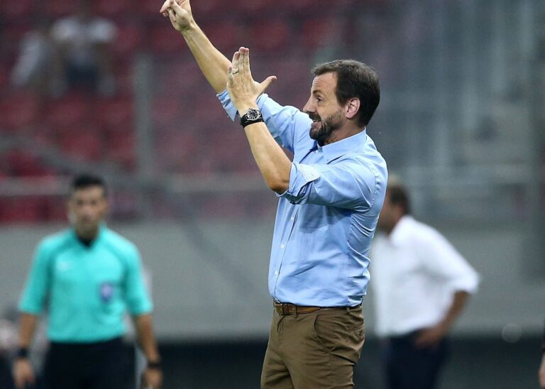 Μάντζιος: «Μέσα στο παιχνίδι μέχρι το 90’»