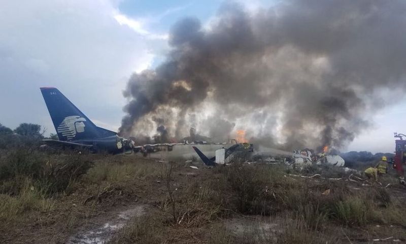 Συνετρίβη αεροσκάφος στο Μεξικό – 85 τραυματίες  (pics)