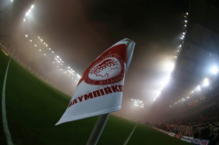 «Ο Βασιλειάδης μοιράζει τα εκατομμύρια του ελληνικού λαού»