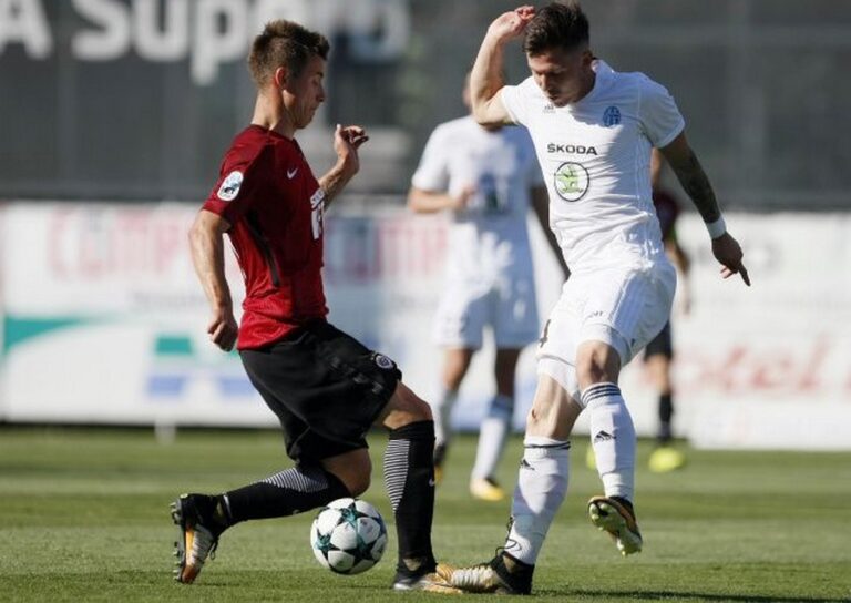 Χοσέ: Kυνήγι στο τσεχικό οver 2,5