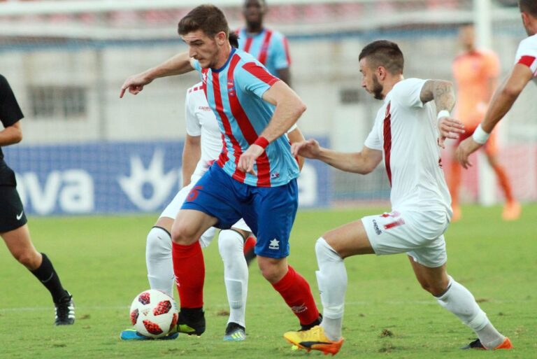 Διάστρεμμα ο Οικονομίδης, επέστρεψε ο Μπανανά