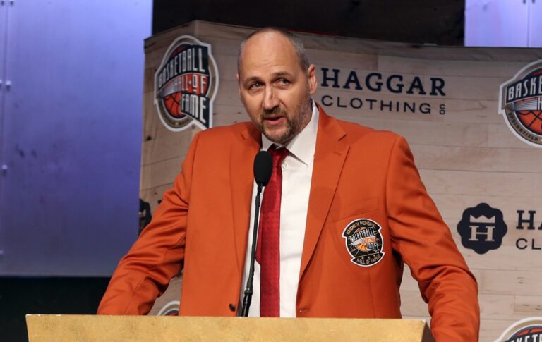 Ο Ολυμπιακός συνεχάρη τον Ντίνο Ράτζα