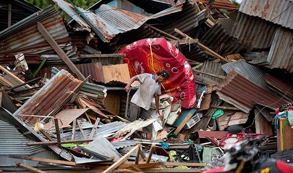 Ινδονησία: Περισσότεροι από 400 οι νεκροί από το τσουνάμι