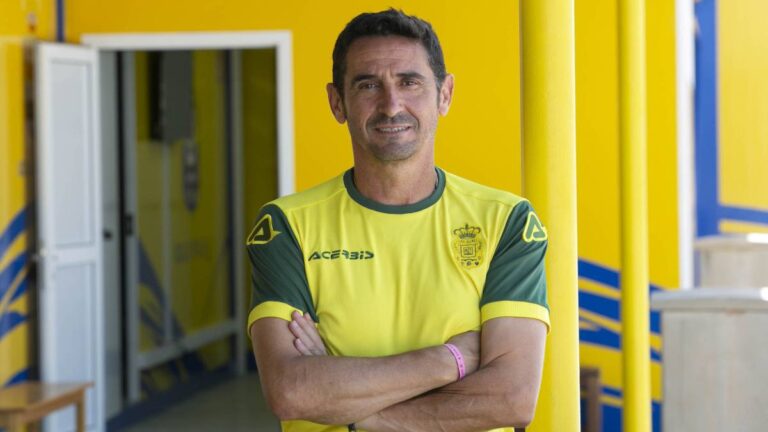 Χιμένεθ: «Η ΑΕΚ μου έδωσε πολλά, αλλά έπρεπε να επιστρέψω στην Ισπανία»