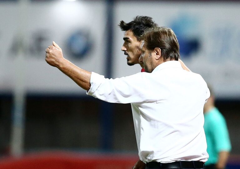 Η κορυφή, που του αρμόζει, έχει ευθύνες