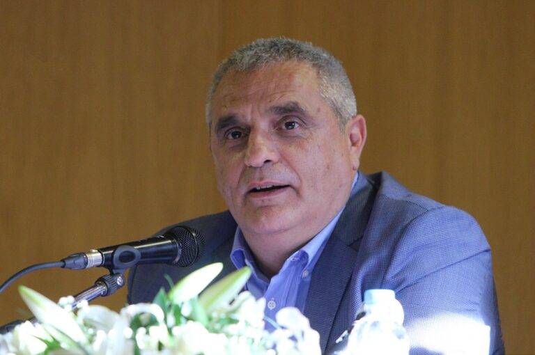 Αποκλειστικό: Εκλεισε Αμερικανός σέντερ αντί του Κέσαρ από το Περιστέρι!