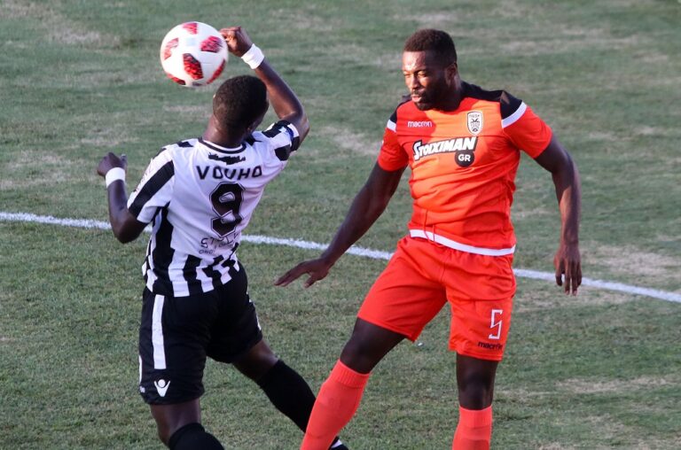 «Γιατί αργεί το VAR;»