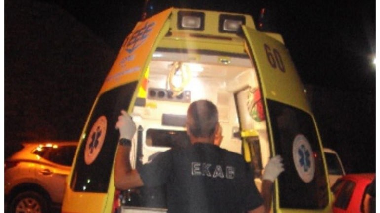 Τραγωδία στη Γλυφάδα, 17χρονη βούτηξε από ταράτσα πολυκατοικίας