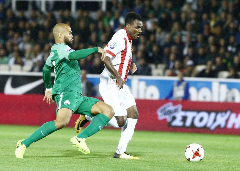 «Κρεμάει τα παπούτσια του ο Εμενίκε»