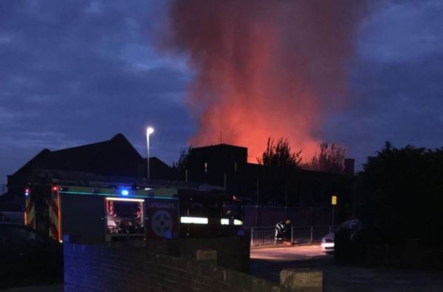 Λονδίνο: Πυρκαγιά σε δημοτικό σχολείο (pics)