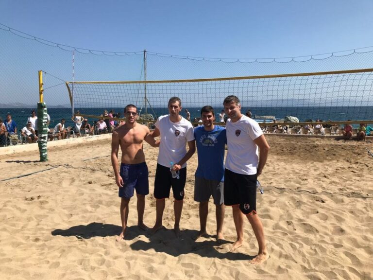 Διαμαντίδης και Παπαλουκάς παίζουν beach volley στη μνήμη των θυμάτων της πυρκαγιάς [pics]