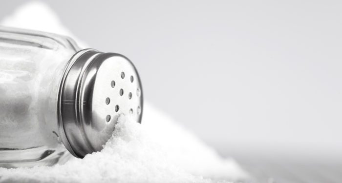 Δες πως μπορείς να χρησιμοποιήσεις το αλάτι και όχι για μαγειρική