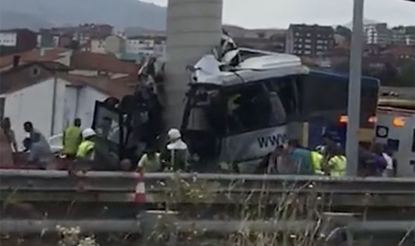 Ισπανία: Πέντε νεκροί και 20 τραυματίες σε τροχαίο με λεωφορείο (vid)