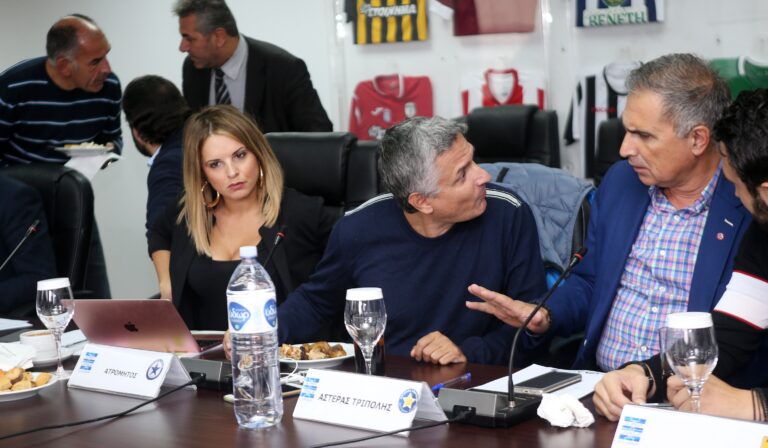 Δ.Σ. Super League: Πιάστηκαν στα χέρια οι Σπανός και Κολοκυθάς!