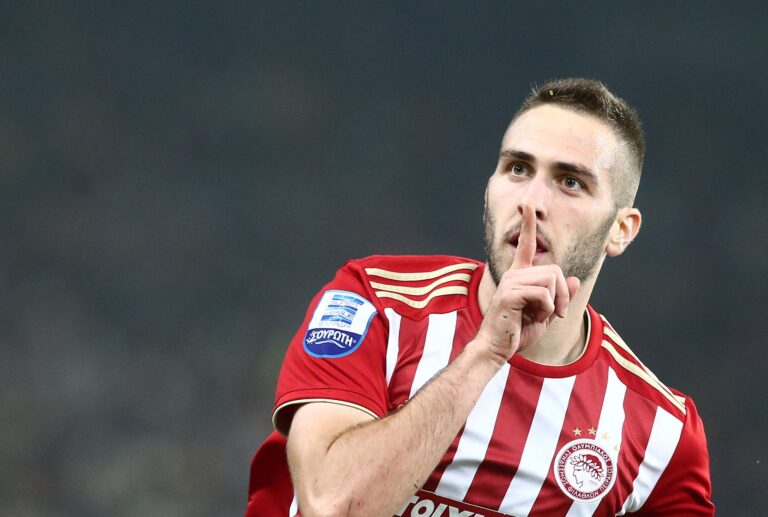 ΑΕΚ-Ολυμπιακός: Αυτό είπε στους οπαδούς ο Φορτούνης