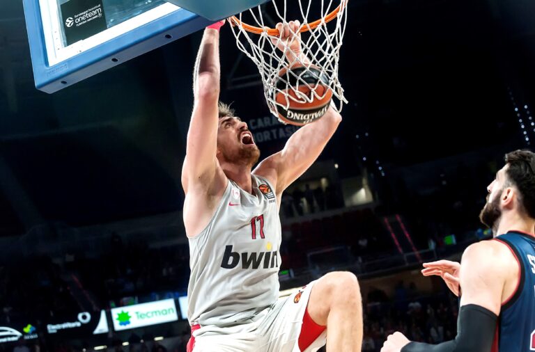 Το σόου του Μιλουτίνοφ (vid)