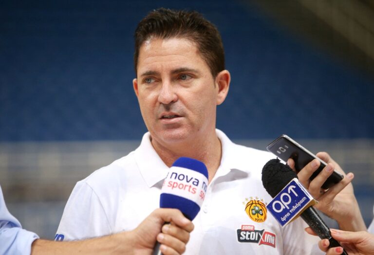 Πασκουάλ: «Με τους φιλάθλους μας για τη νίκη»