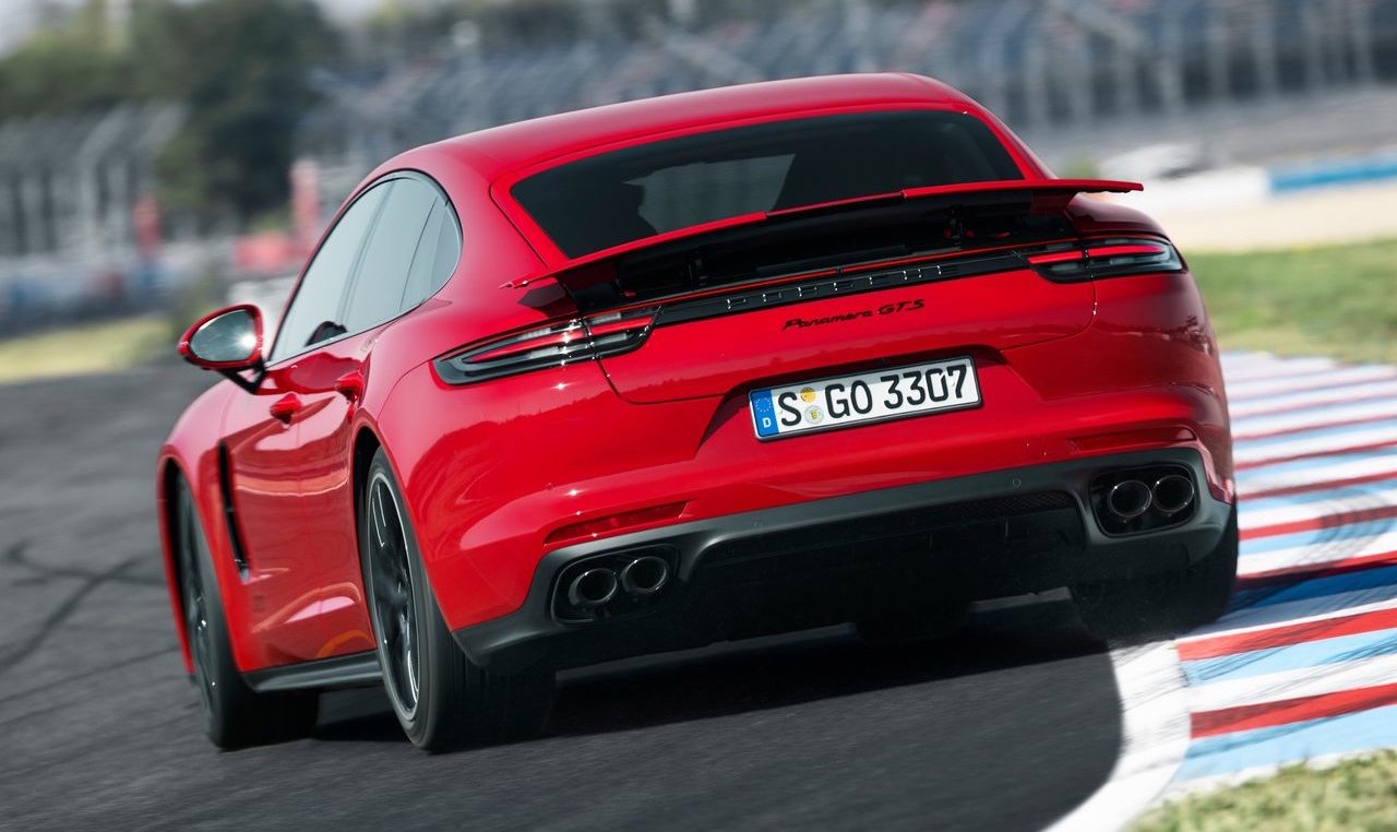 Νέες εκδόσεις GTS για τη γκάμα της Porsche Panamera, με V8 και 460 ίππους