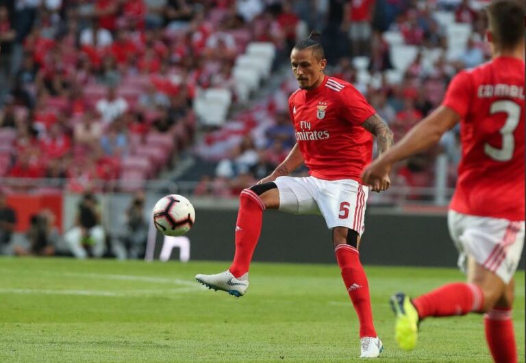 ΑΕΚ-Μπενφίκα: Το ταξίδι των «αετών» (vid)