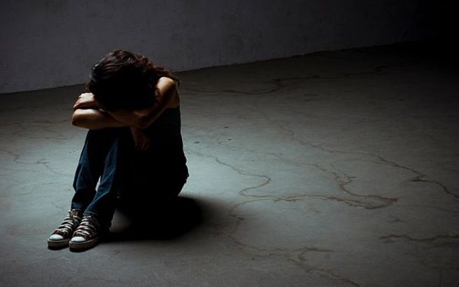 Δεκαεξάχρονη επιχείρησε να αυτοκτονήσει επειδή την εκβίαζε ο πρώην φίλος της
