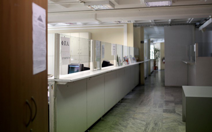 Εισβολή αγνώστων στη ΔΟΥ Βύρωνα