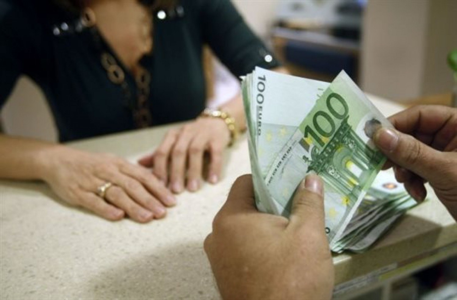 Επίδομα 600 ευρώ για χιλιάδες οικογένειες: Δείτε ΕΔΩ αν το δικαιούστε