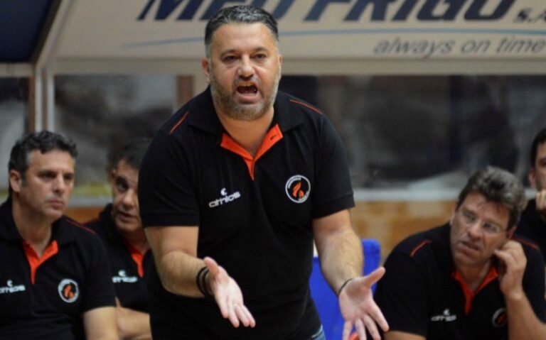 Γιατράς: «Όλοι μαζί να πανηγυρίσουμε στο φινάλε μια μεγάλη νίκη»