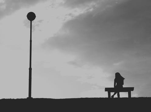 Nέα έρευνα: Η μοναξιά μπορεί να αυξήσει τον κίνδυνο άνοιας κατά 40%