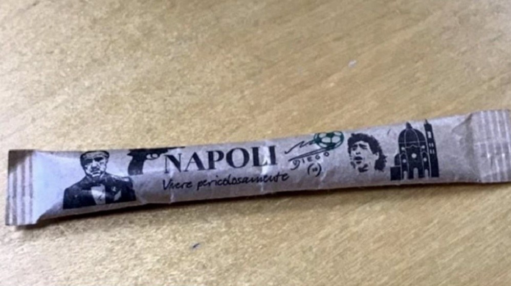 Νάπολη: Σάλος με ελληνική εταιρεία που πλασάρει ζάχαρη με στερεότυπα της Μαφίας