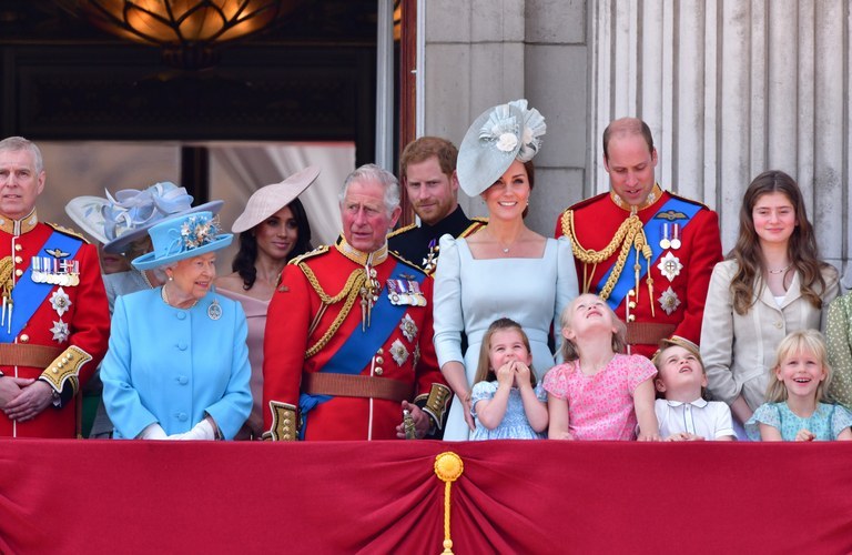Αγγλία: Γιατί η βασιλική οικογένεια δεν φορά ποτέ πορτοκαλί;