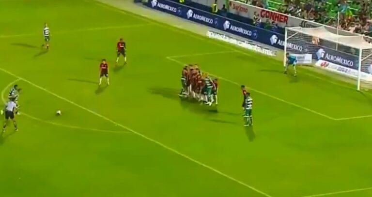 Φάουλ αλά… Πανένκα στο Μεξικό (vid)