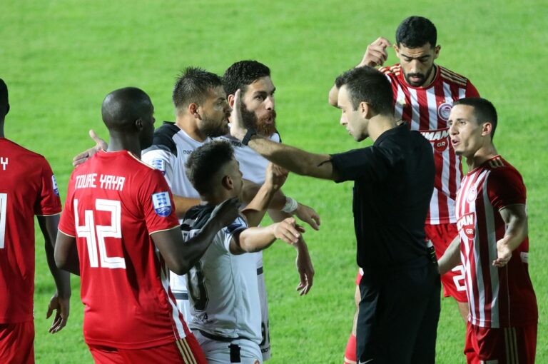 Ολυμπιακός: «Συγχαρητήρια στη συμμορία»