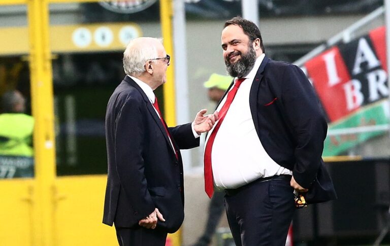 ΑΕΚ-Ολυμπιακός: Ένταση με Σ. Θεοδωρίδη και φιλάθλους (vid)