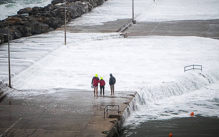 Σάκης Αρναούτογλου: Προσοχή στους σφοδρούς ανέμους