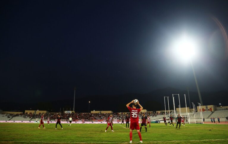 Διακοπή στο Παναχαϊκή – Ολυμπιακός λόγω επεισοδίων (vid)