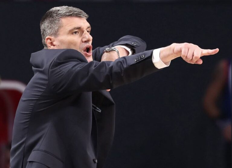 Μπασκόνια: Περάσοβιτς αντί Μαρτίνεθ