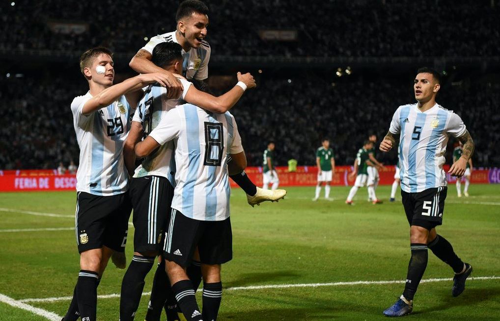 Μία διαφορετική Αργεντινή νίκησε 2-0 το Μεξικό (vid)