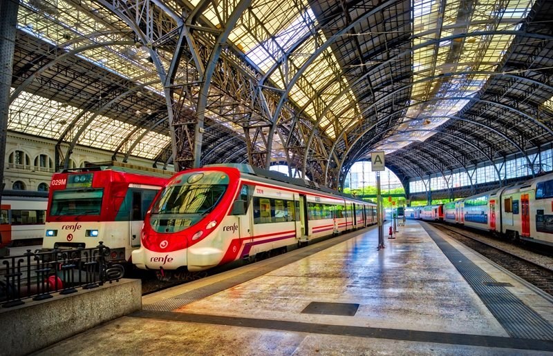 Συναγερμός στη Βαρκελώνη για ύποπτο αντικείμενο, έρευνες σε σιδηροδρομικό σταθμό της πόλης