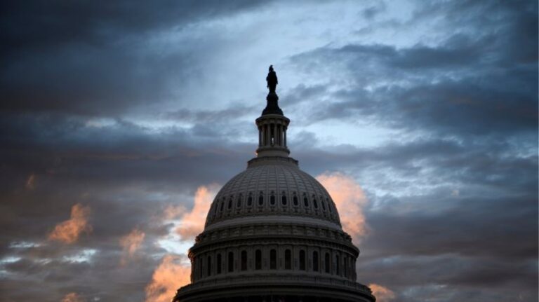Ενδιάμεσες εκλογές ΗΠΑ: Έκλεισαν και οι τελευταίες κάλπες – Τι σημαίνει το διαιρεμένο Κογκρέσο για τον Τραμπ